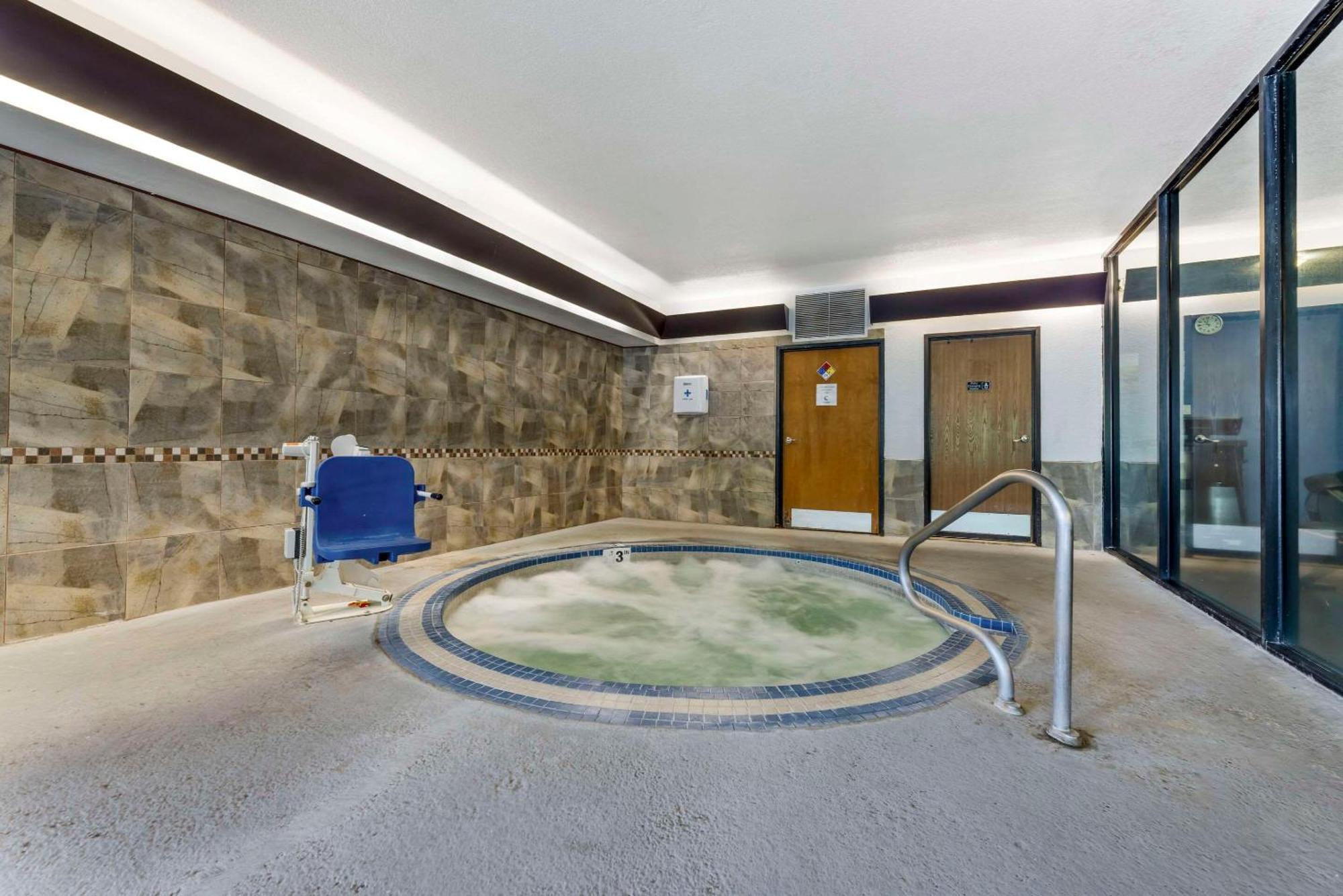 Comfort Suites Near Vancouver Mall Экстерьер фото