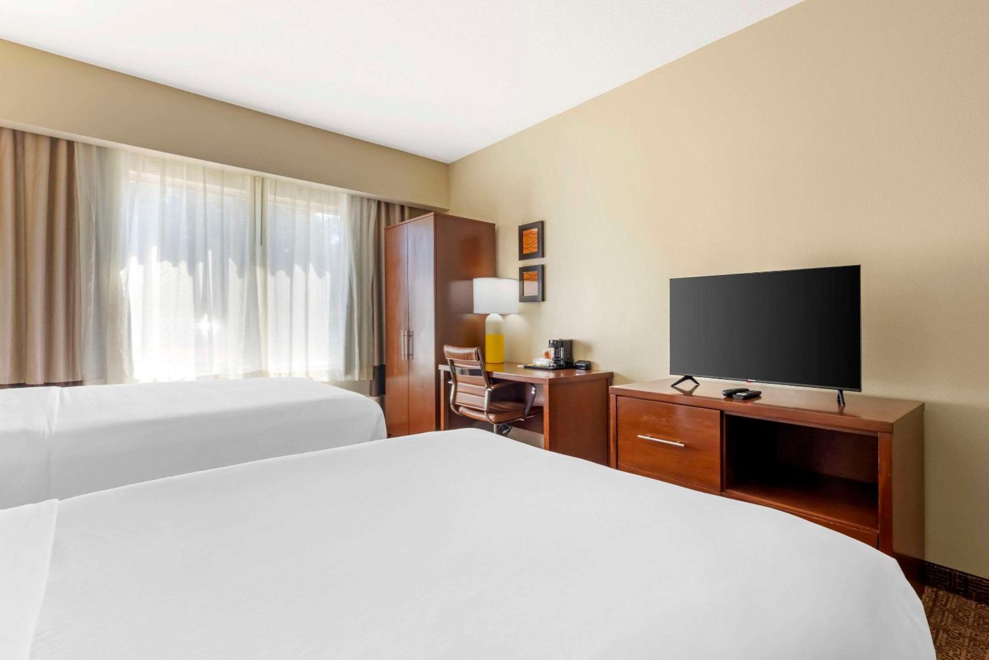 Comfort Suites Near Vancouver Mall Экстерьер фото