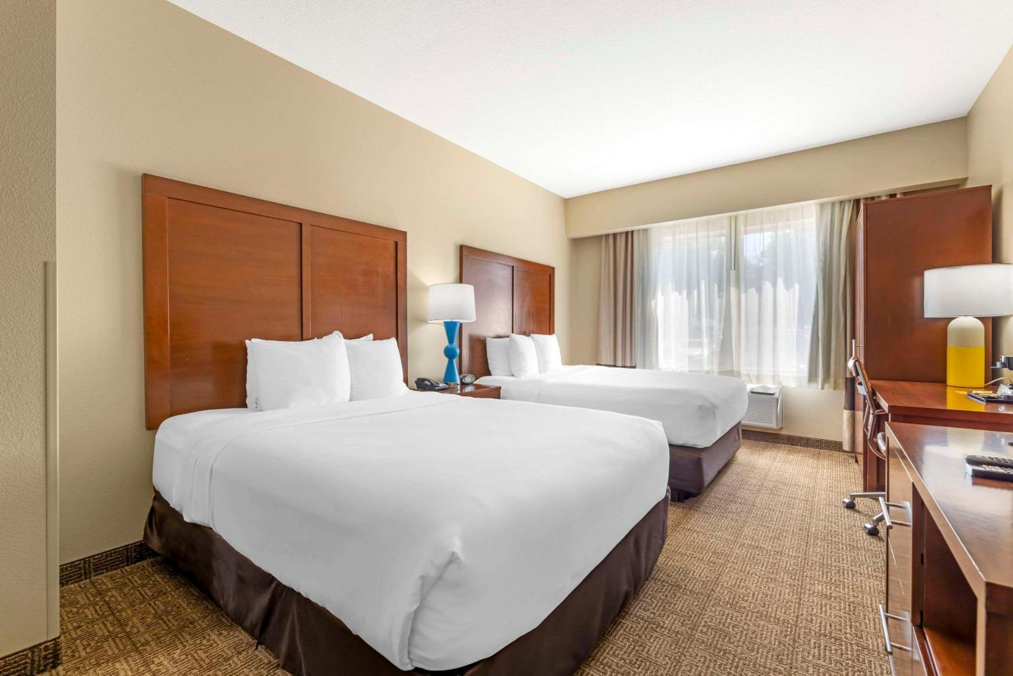 Comfort Suites Near Vancouver Mall Экстерьер фото