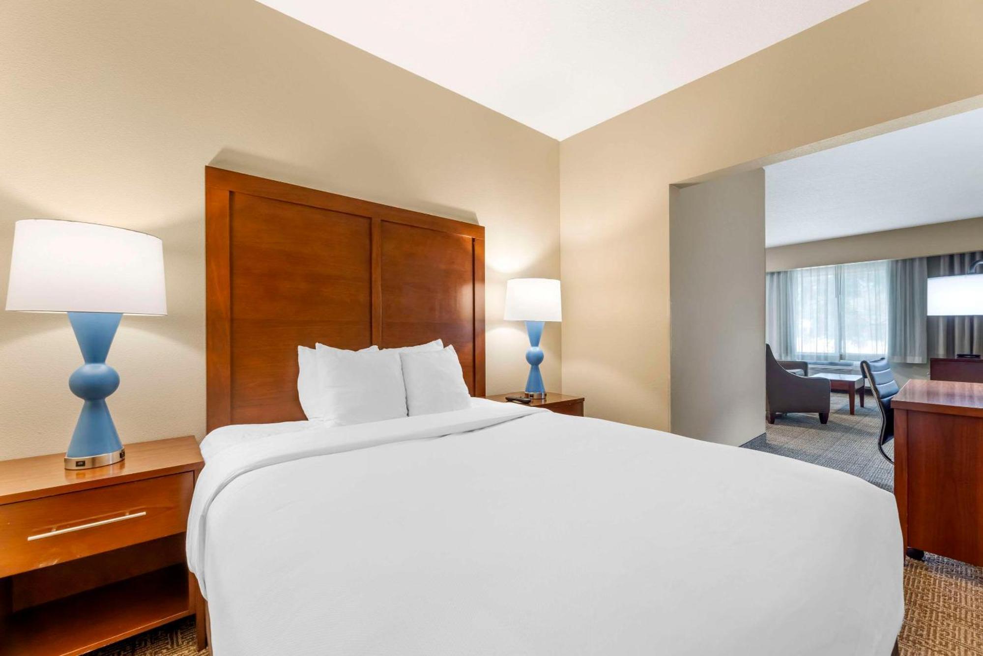 Comfort Suites Near Vancouver Mall Экстерьер фото