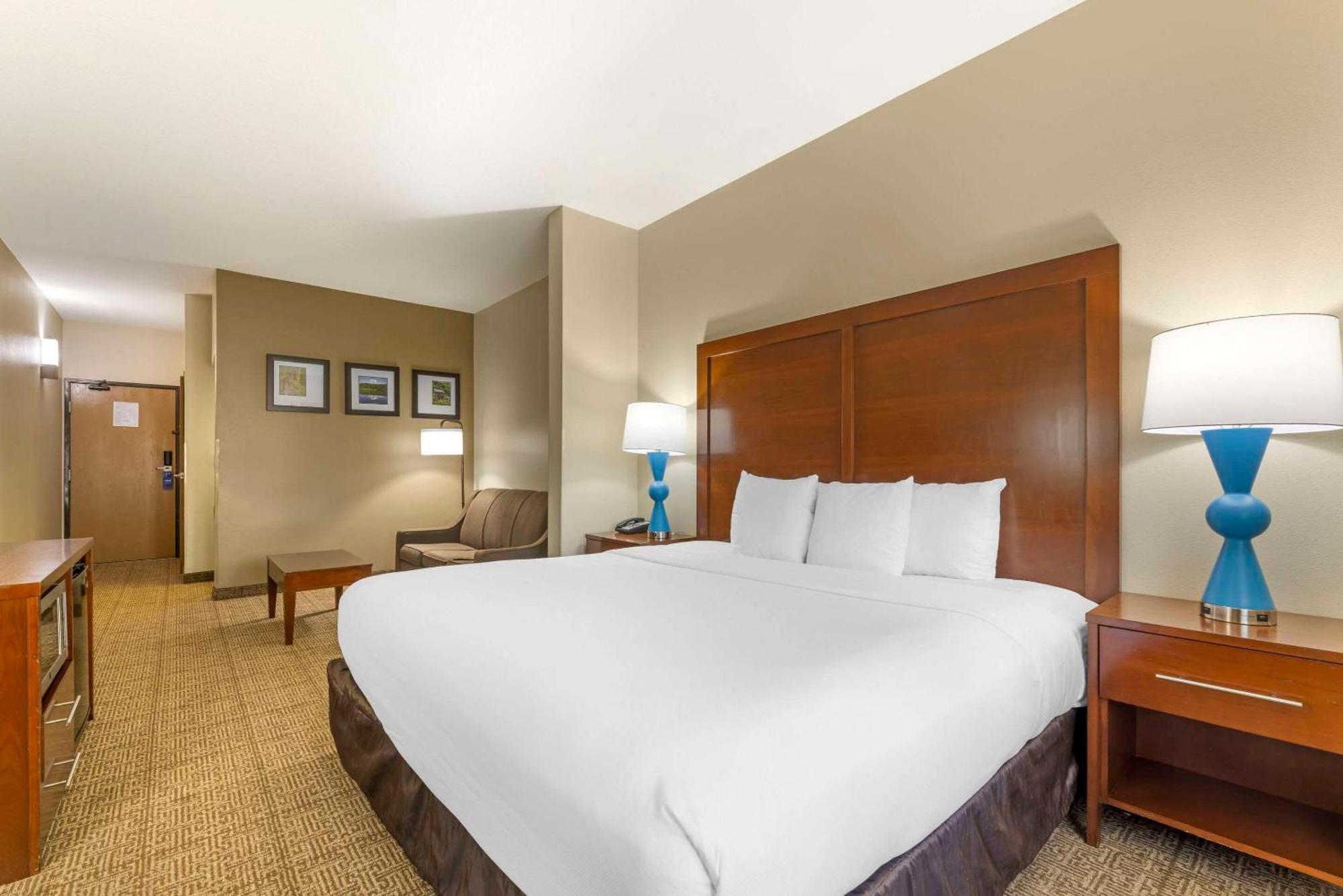 Comfort Suites Near Vancouver Mall Экстерьер фото
