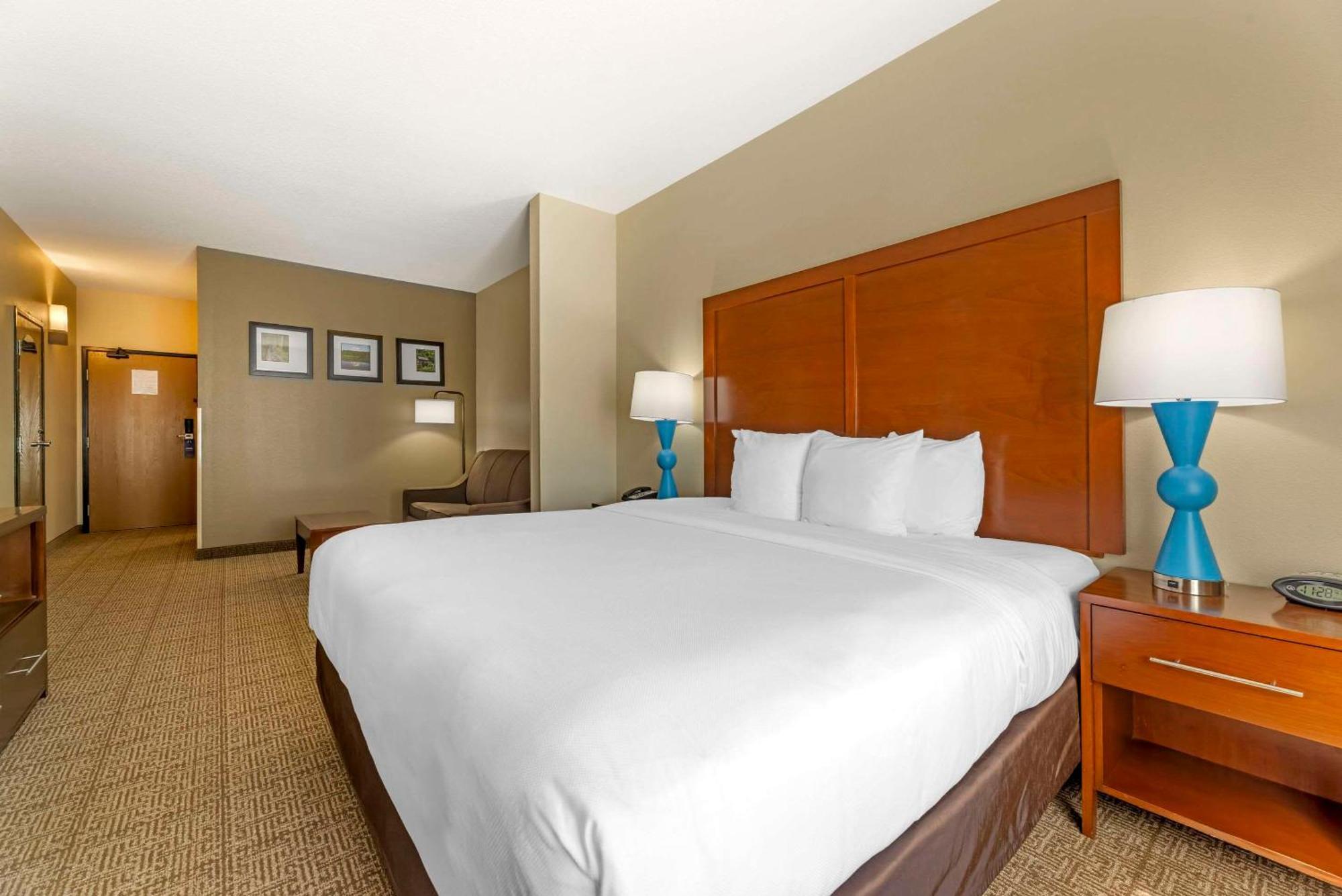 Comfort Suites Near Vancouver Mall Экстерьер фото