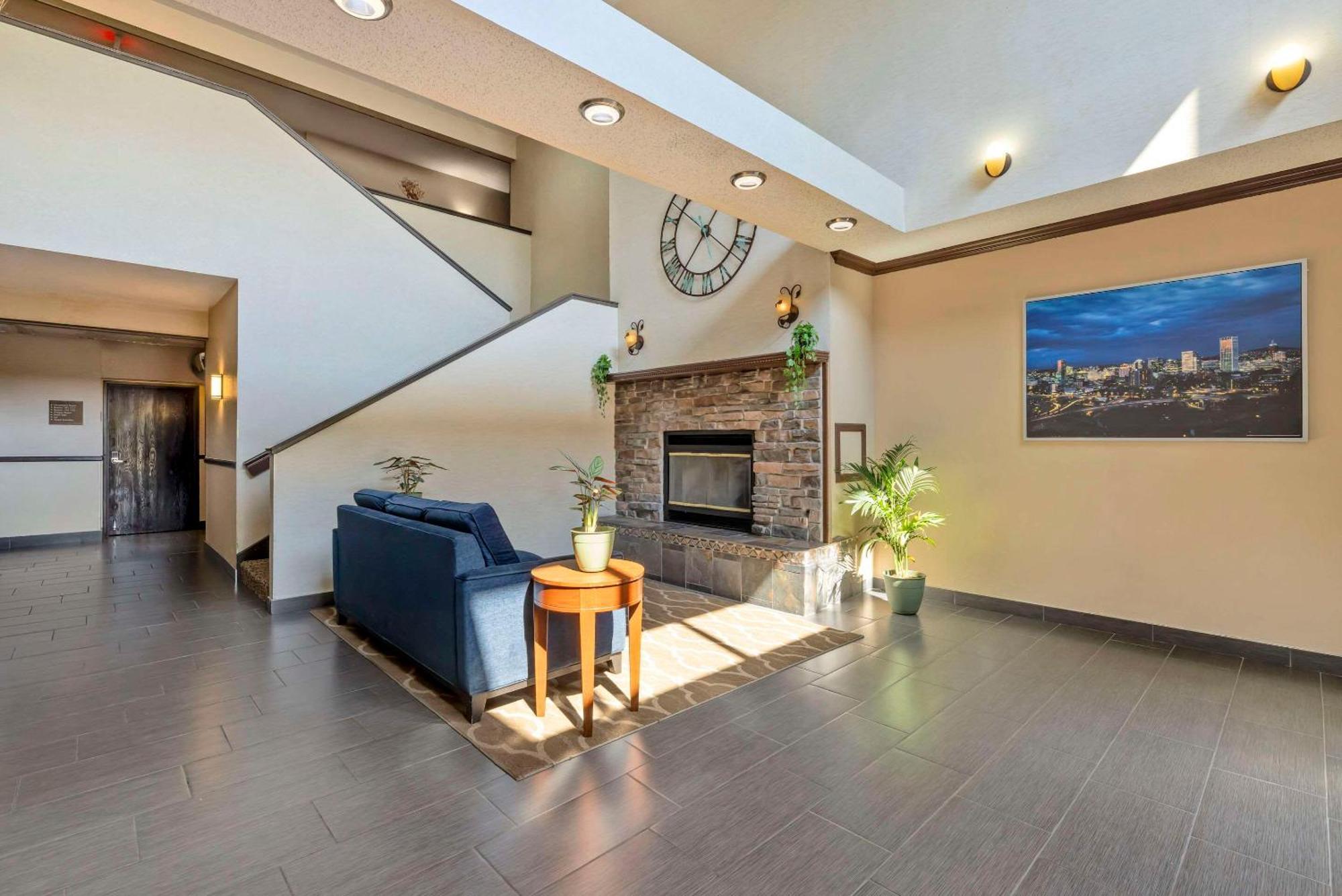 Comfort Suites Near Vancouver Mall Экстерьер фото