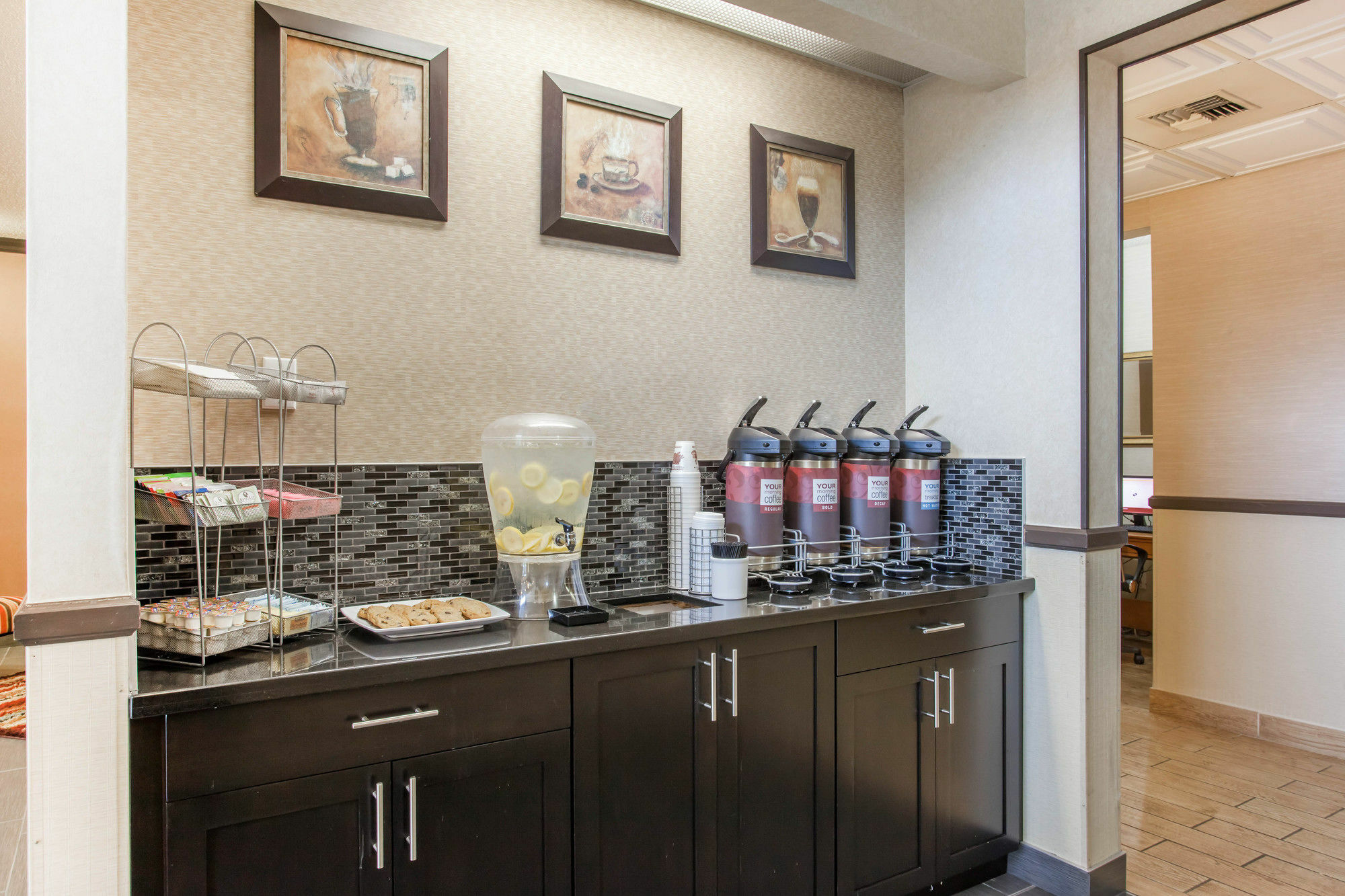 Comfort Suites Near Vancouver Mall Экстерьер фото