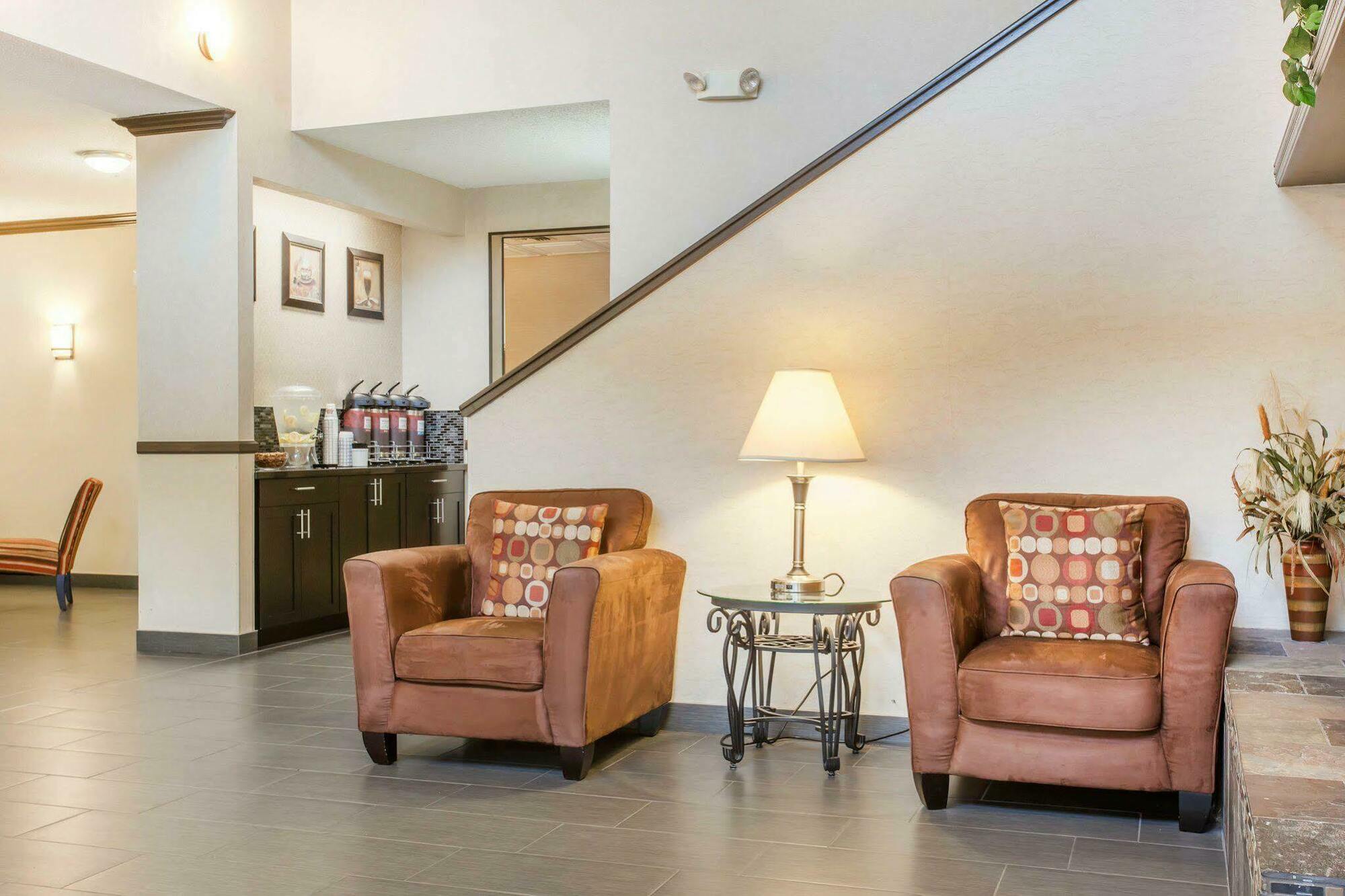 Comfort Suites Near Vancouver Mall Экстерьер фото